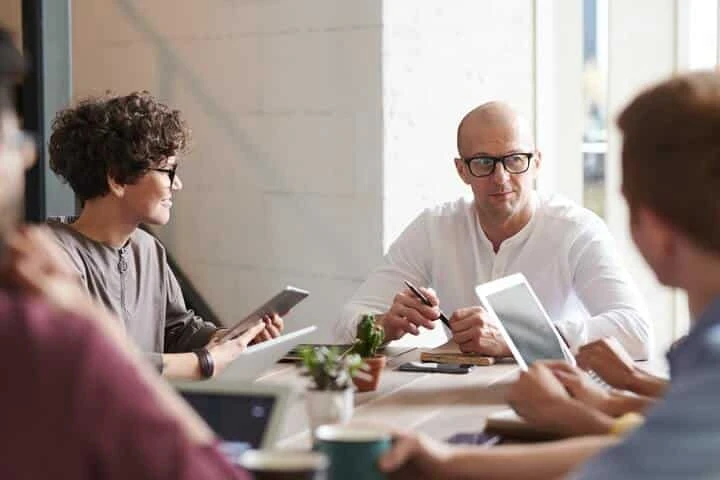 tech startup team meet up Qui sommes nous ?