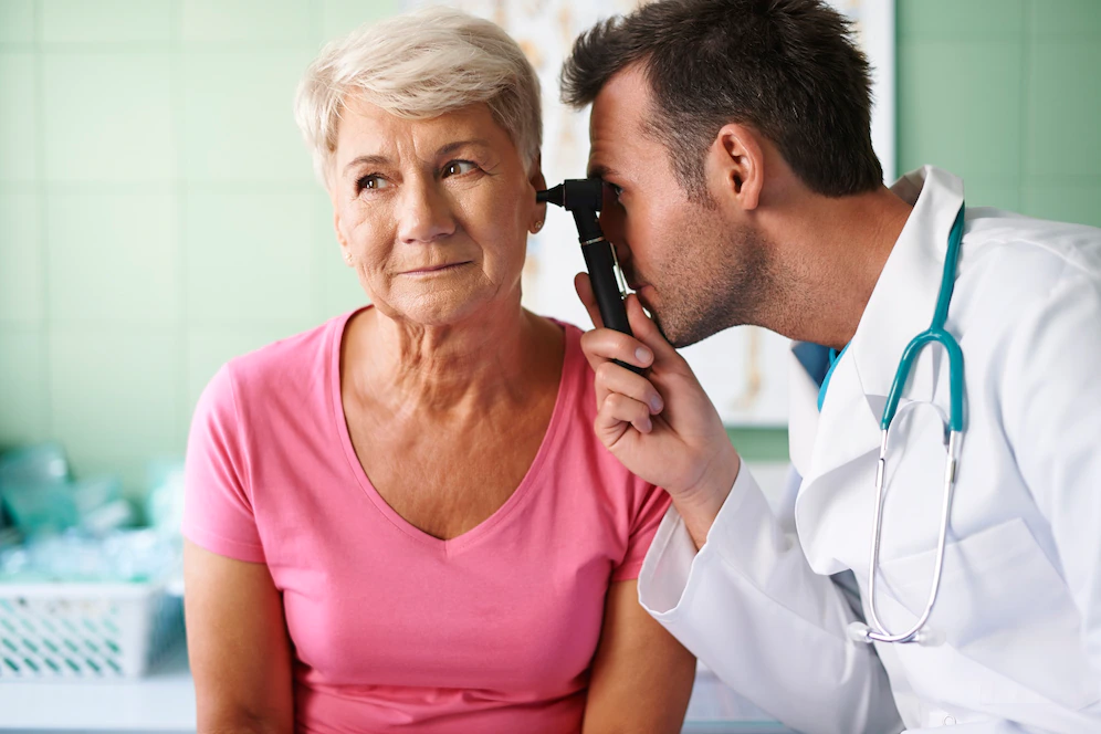 examen oreille docteur 5 raisons pour lesquelles vous devez consulter un ORL dès maintenant