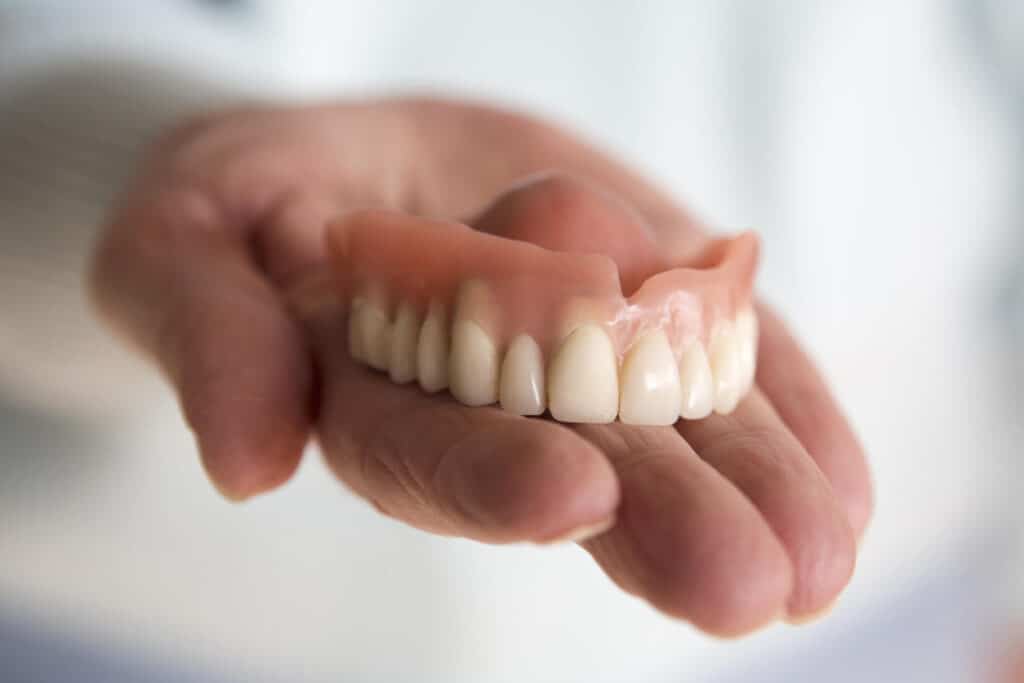 prothese dentaire Comprendre les différents types de prothèses dentaires et les options de remboursement
